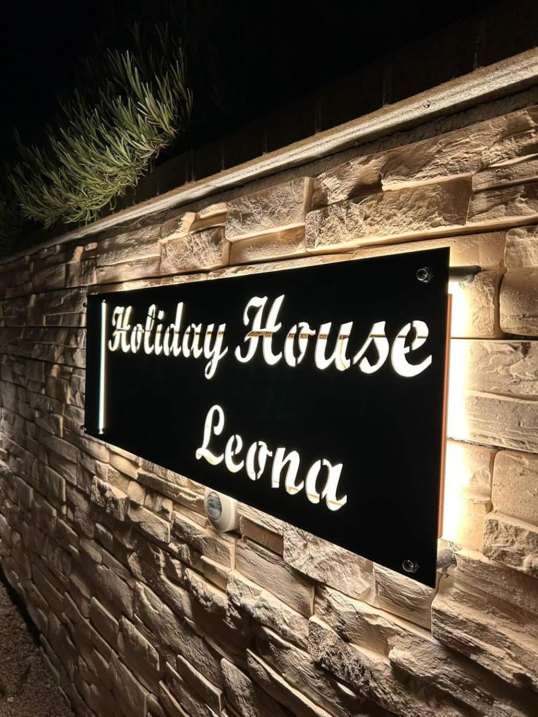 Holiday House Leona Otocac Bagian luar foto