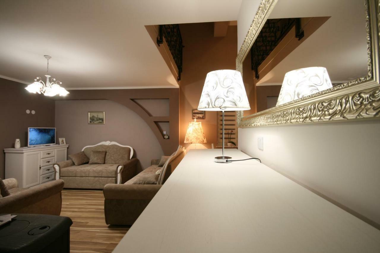 Holiday House Leona Otocac Bagian luar foto