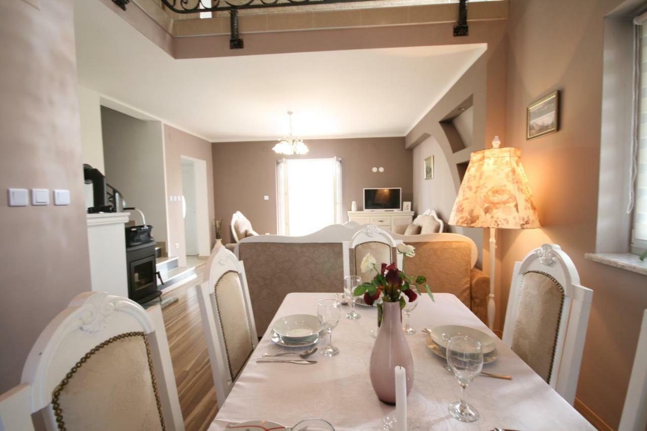 Holiday House Leona Otocac Bagian luar foto
