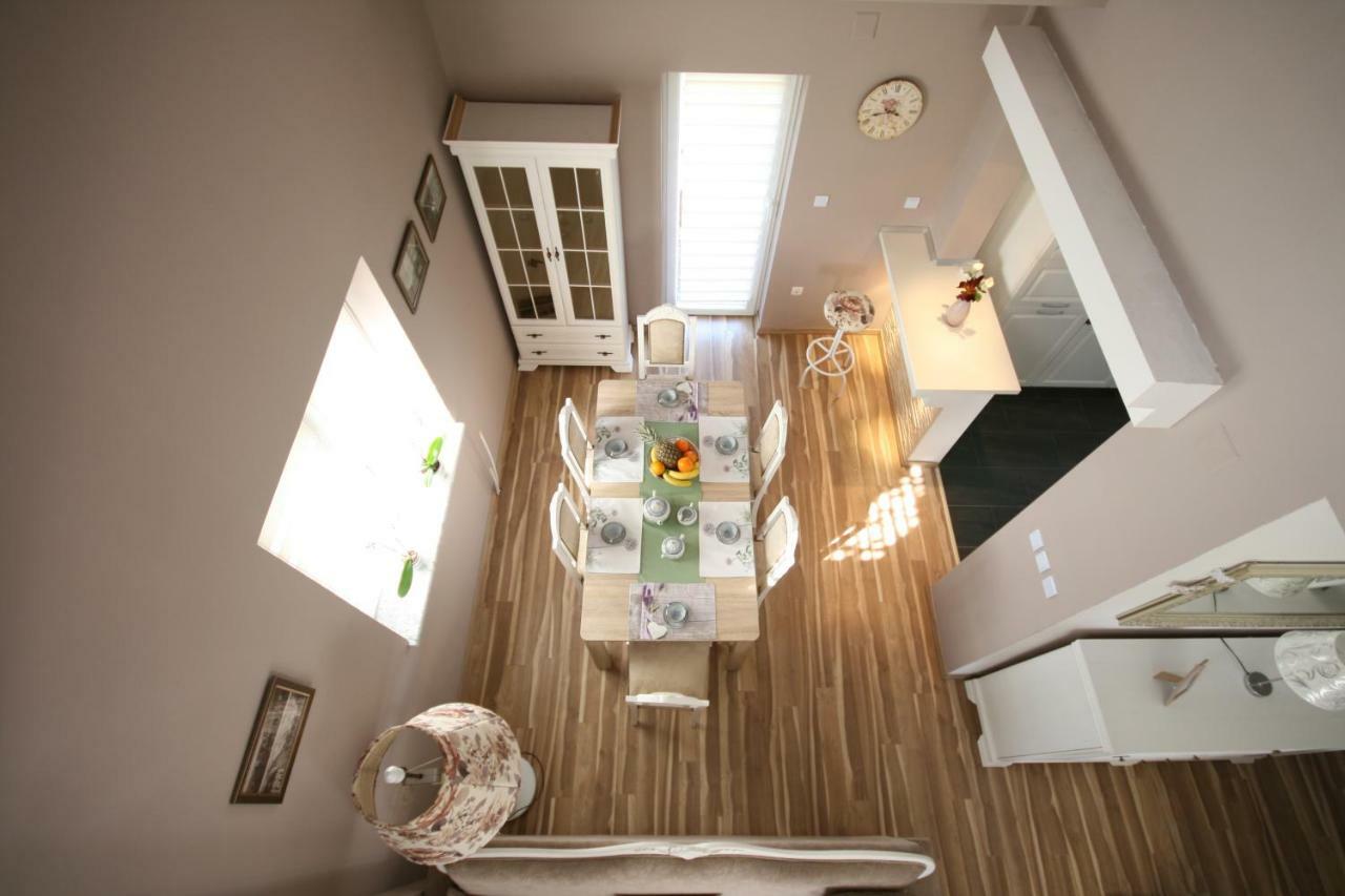 Holiday House Leona Otocac Bagian luar foto