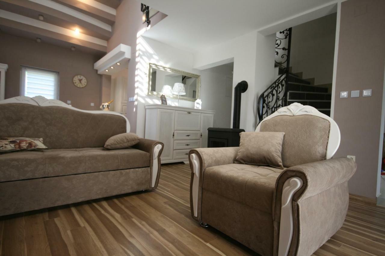 Holiday House Leona Otocac Bagian luar foto