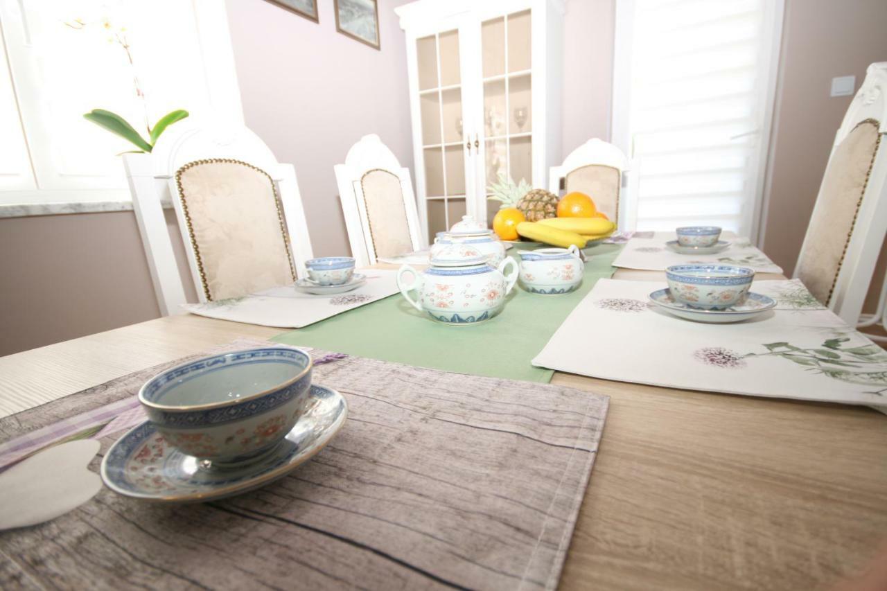 Holiday House Leona Otocac Bagian luar foto