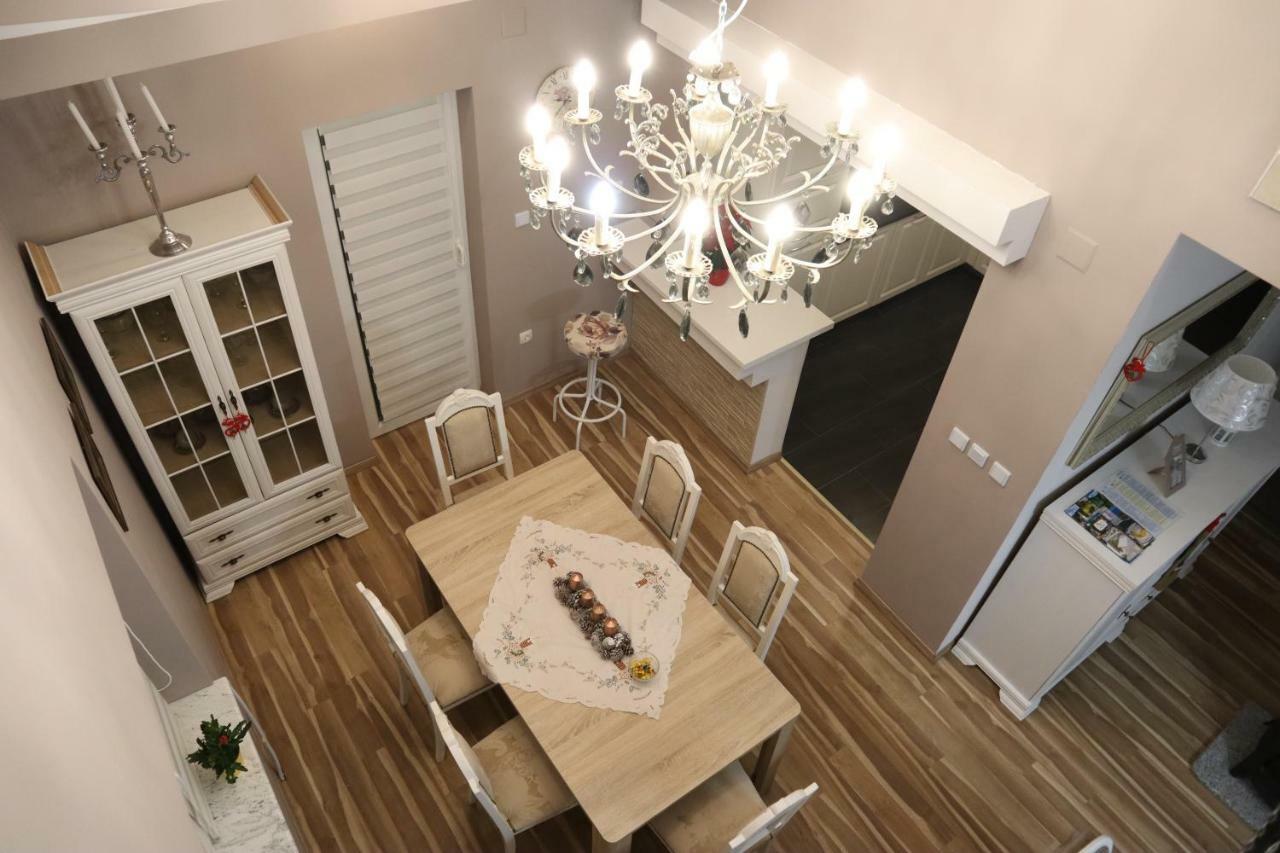Holiday House Leona Otocac Bagian luar foto