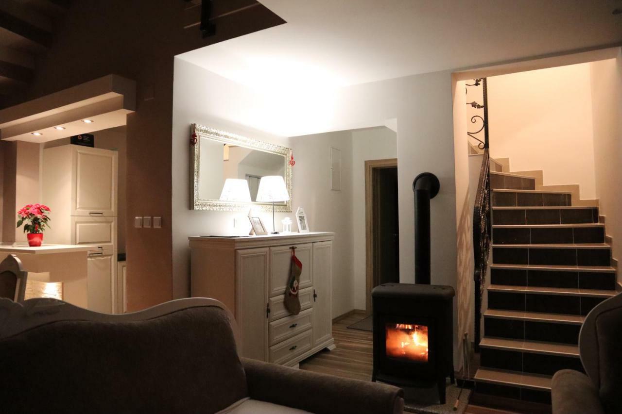 Holiday House Leona Otocac Bagian luar foto