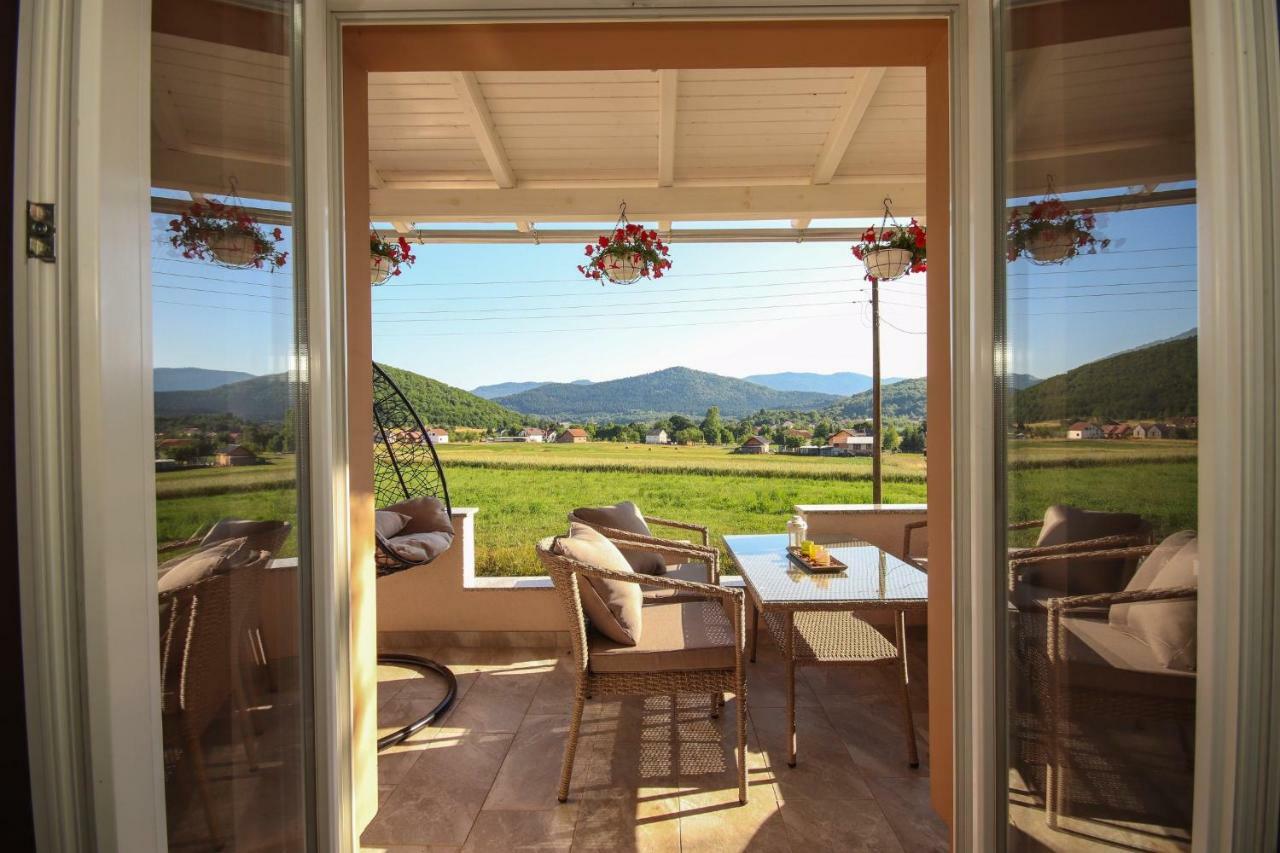 Holiday House Leona Otocac Bagian luar foto