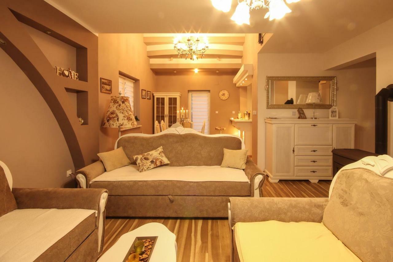 Holiday House Leona Otocac Bagian luar foto