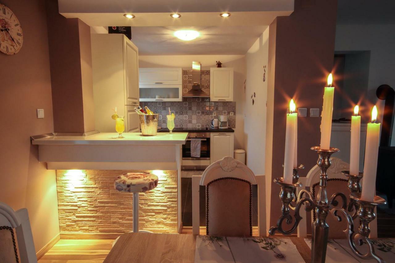 Holiday House Leona Otocac Bagian luar foto