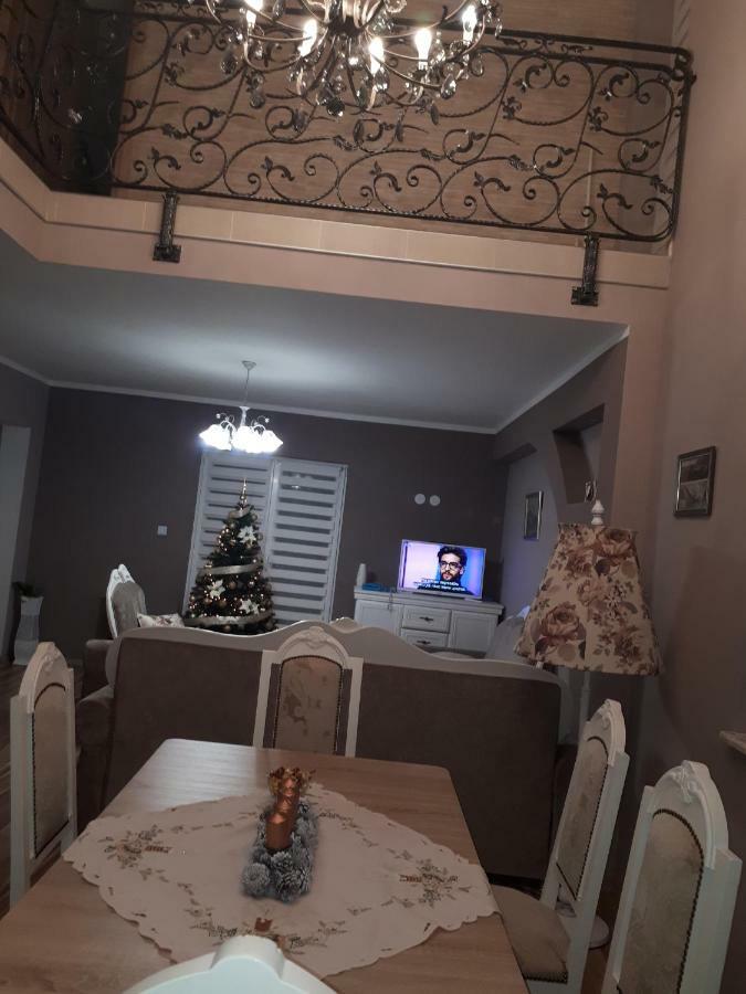 Holiday House Leona Otocac Bagian luar foto