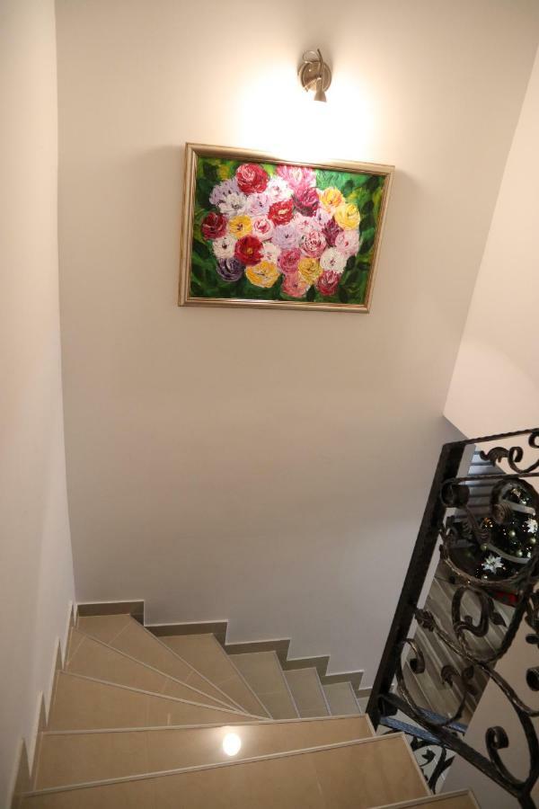 Holiday House Leona Otocac Bagian luar foto
